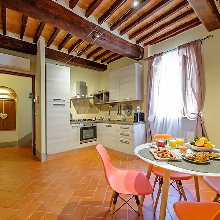 Residenza D'epoca La Rosa Apartment *